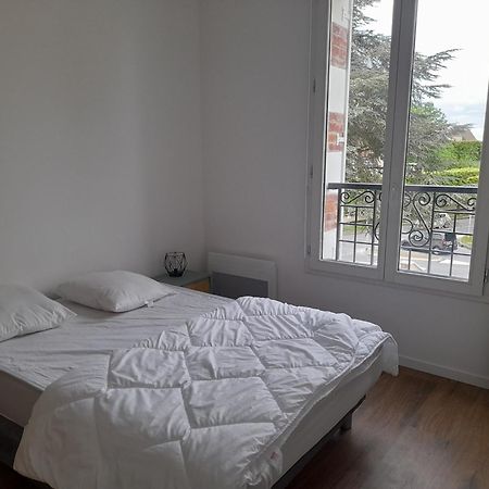Lagny Appart Dans Petit Chateau En Centre Ville מראה חיצוני תמונה