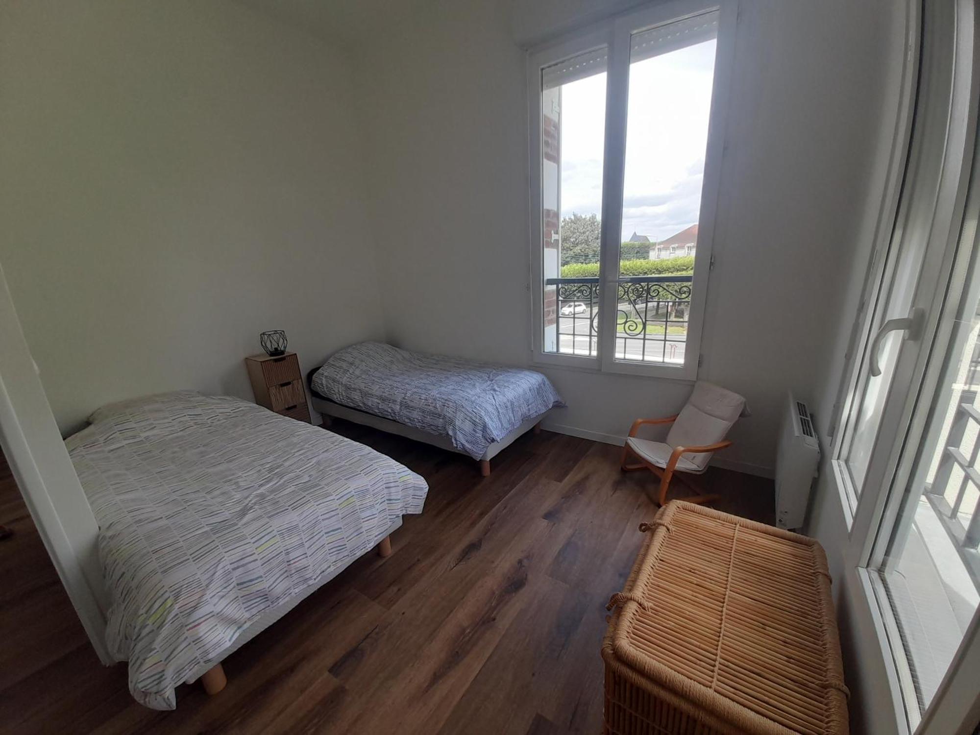 Lagny Appart Dans Petit Chateau En Centre Ville מראה חיצוני תמונה